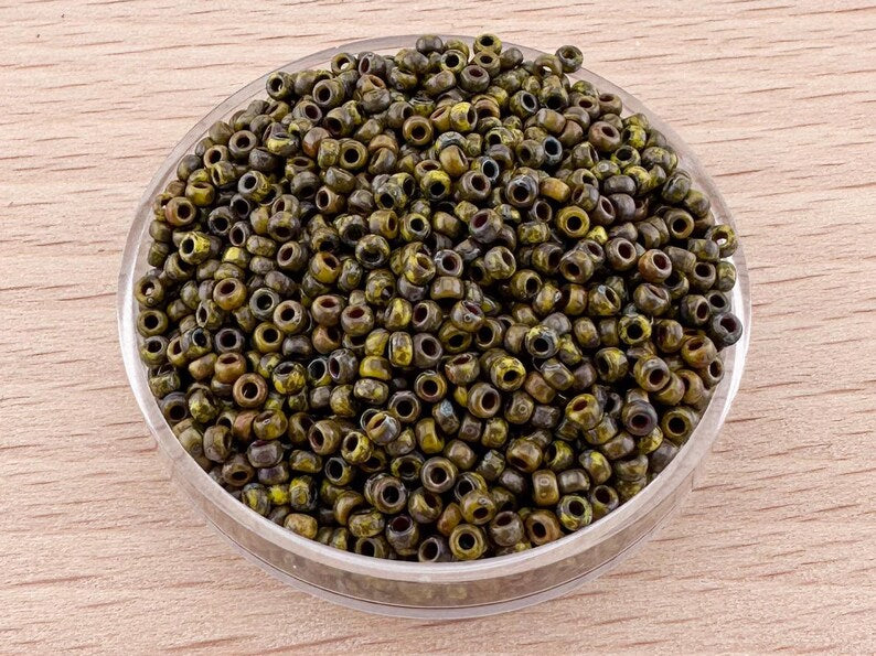 10g Miyuki  seed beads 11/0 Opaque Yellow 4519, japonese seed beads 2mm